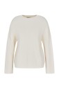 pull-a-col-montant-avec-details-perfores