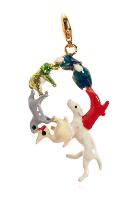 pendant-in-the-shape-of-the-letter-t