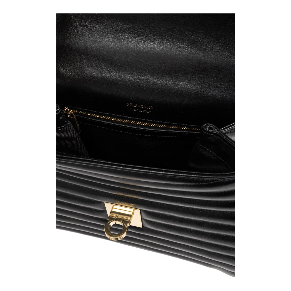 Salvatore Ferragamo Gewatteerde schoudertas Black Dames