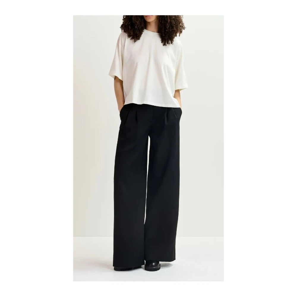 Essentiel Antwerp Biologisch Katoenen Oversized T-shirt met Satijnen Achterkant Beige Dames