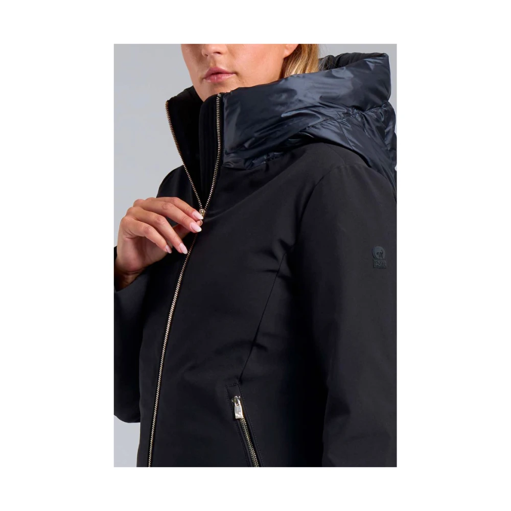 Ciesse Piumini Zwarte Slim Fit Gewatteerde Nylon Jas Black Dames