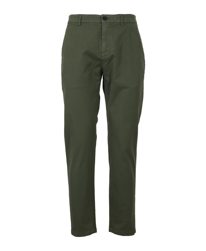 short-chino-court