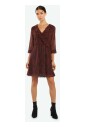 robe-rouge-a-volants-et-col-en-v