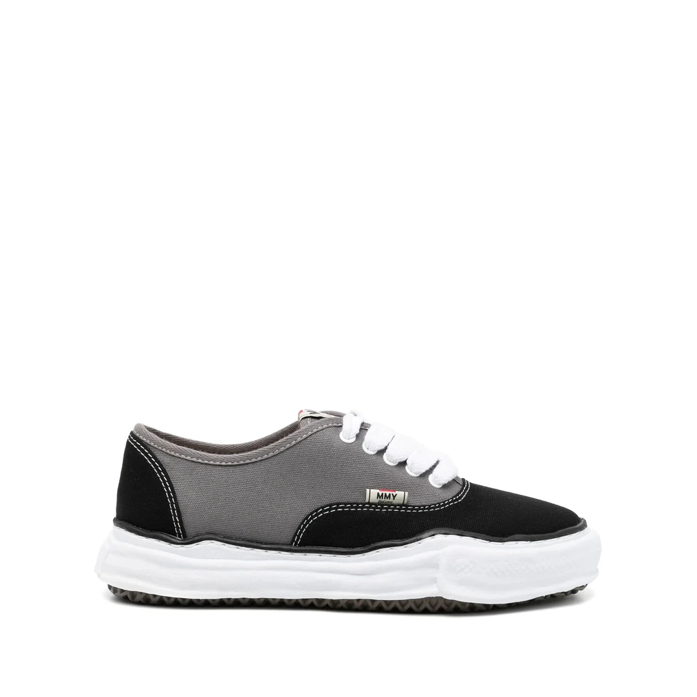 Mihara Yasuhiro Zwarte Canvas Sneakers met Contrastdetails Heren Schoenen Grijs
