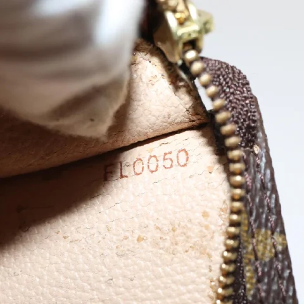 Louis Vuitton Vintage Pre-owned Canvas pouches Brown Dames
