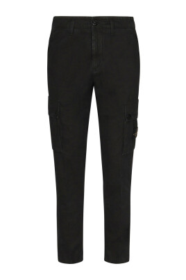 black-cargo-trousers-with-pockets