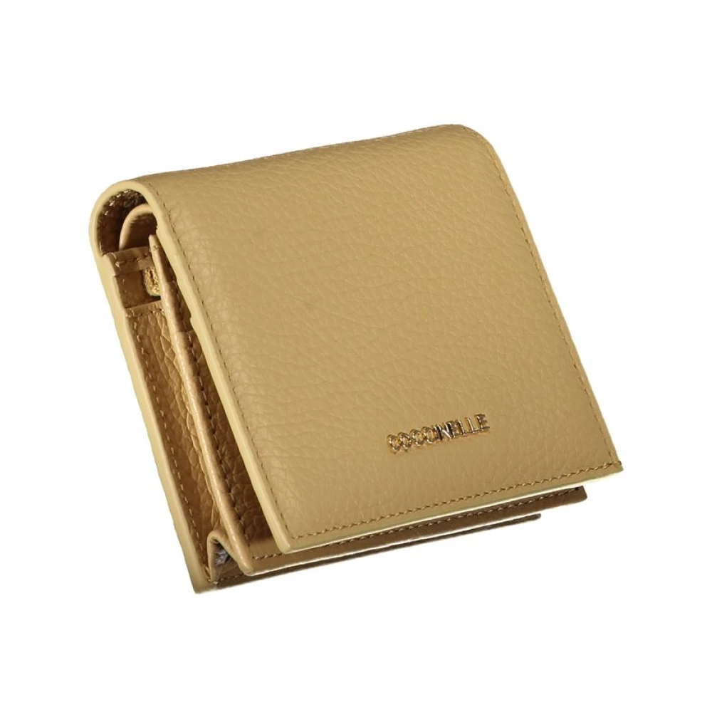 Coccinelle Beige Leren Portemonnee met Diverse Functies Beige Dames