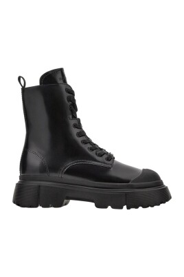 black-ankle-boots-with-chunky-sole