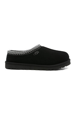 chaussures-noires-slip-on-doublure-en-peau-de-mouton