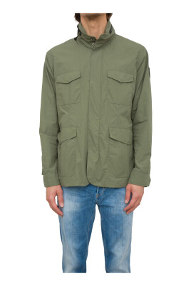 green-jackets-for-stylish-look