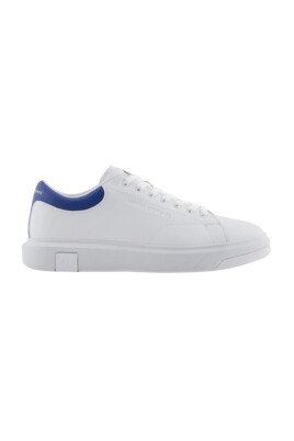 white-leather-sneakers-stylish-comfort