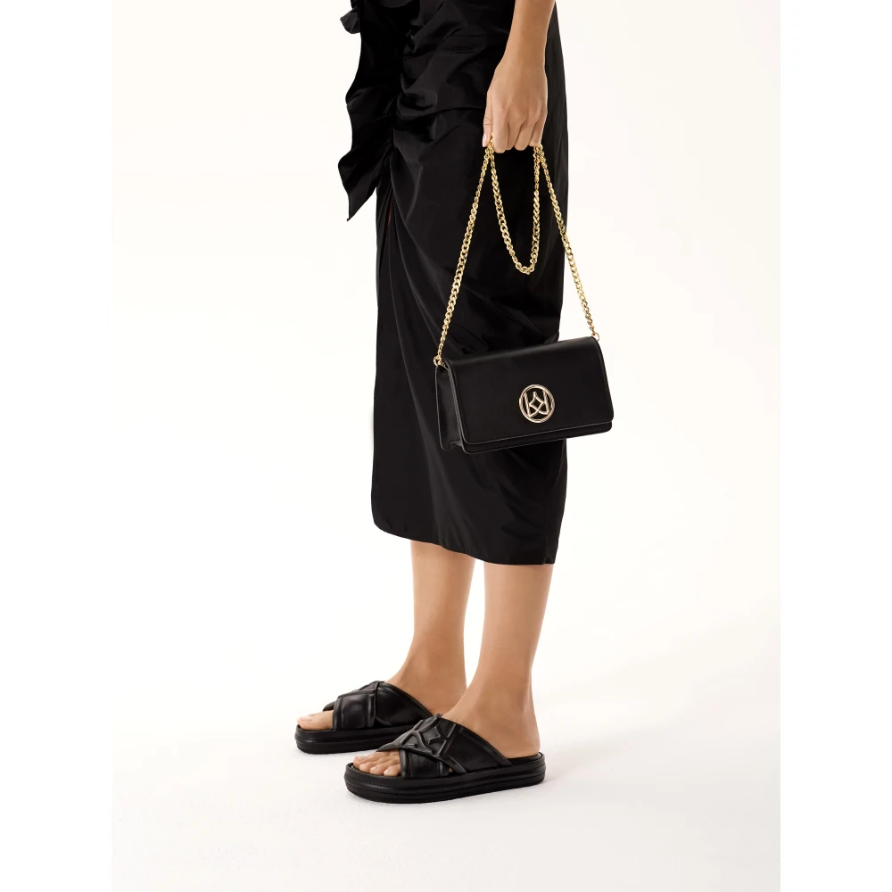 Kazar Kleine zwarte messenger tas gemaakt van graanleer Black Dames