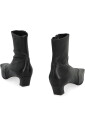 bottines-en-cuir-avec-bout-carre