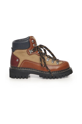 bottes-en-cuir-de-veau-style-trekking