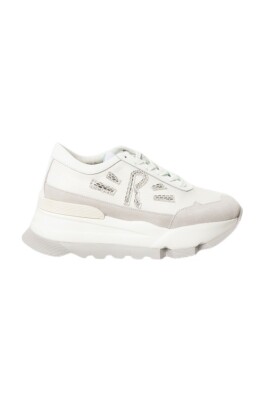 white-leather-sneakers-with-suede-inserts