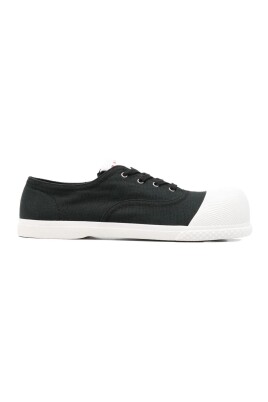casual-sneakers-for-everyday-wear