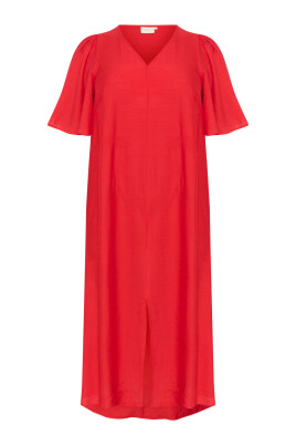 robe-rouge-avec-col-en-v-et-fente