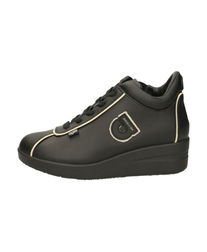 sneakers-compensees-en-cuir-noir