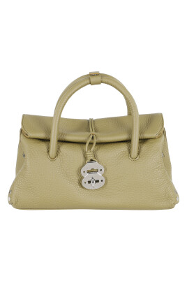 sac-a-main-en-cuir-vert-avec-fermeture-a-enroulement