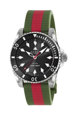 black-dive-watch-stylish-mens-timepiece