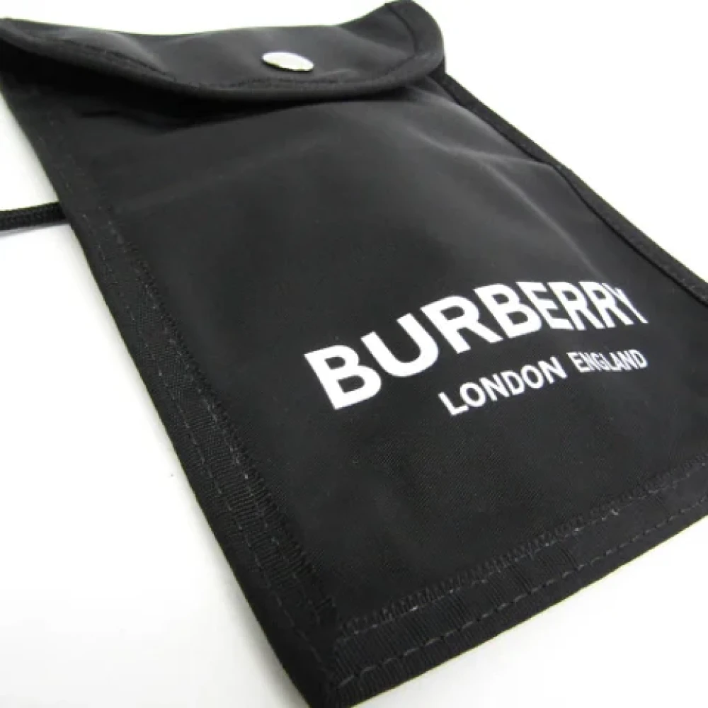Burberry Vintage Pre-owned Nylon shoulder-bags Black Dames
