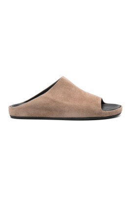 suede-sandaler-med-gummisal
