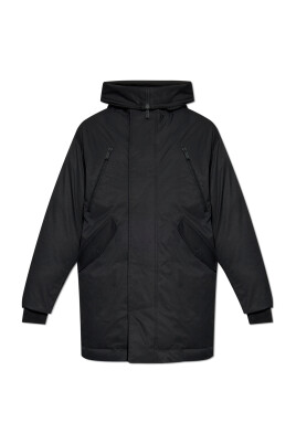 parka-isolee-avec-capuche
