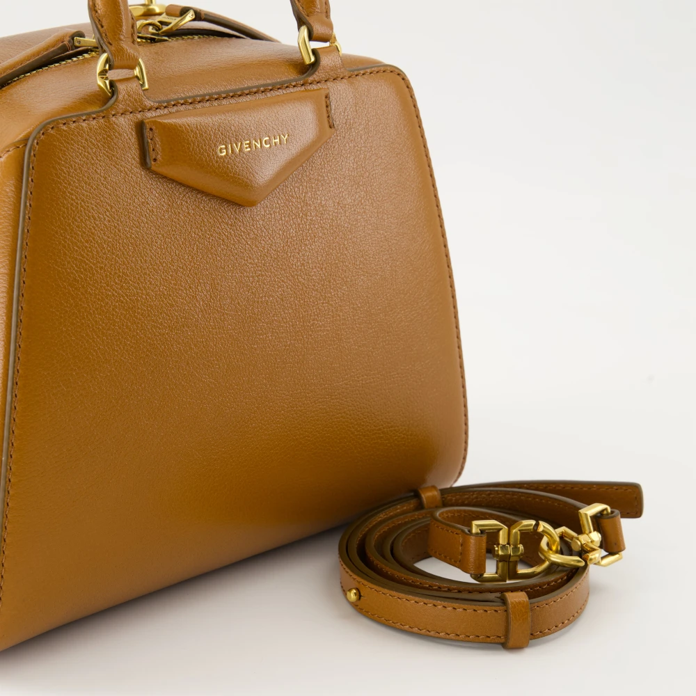 Givenchy Bruin Leren Mini Cube Tas Brown Dames