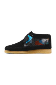 Scarpe allacciate