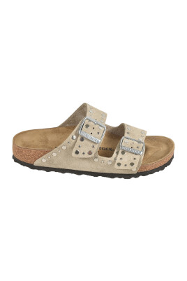 beige-sandals-for-summer-outfits