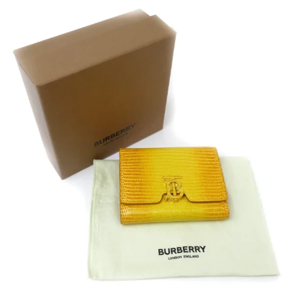 Burberry Vintage Pre-owned Leather wallets Yellow Dames