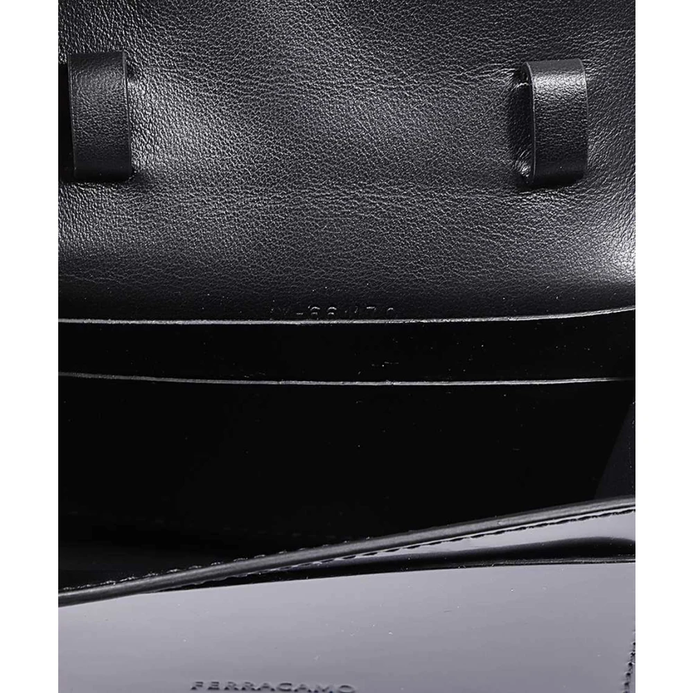 Salvatore Ferragamo Leren Mini Tas met Sluiting Black Heren