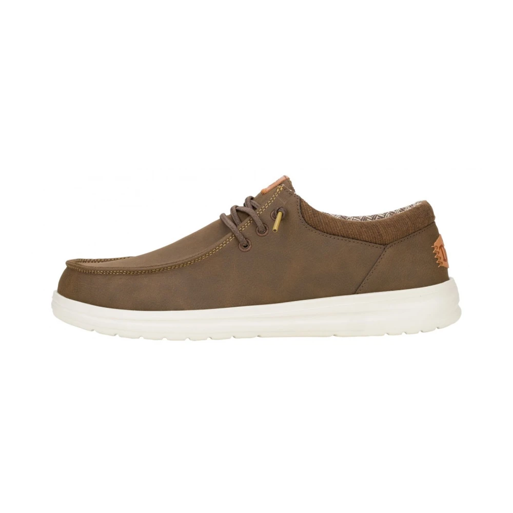Hey Dude Klassieke Sneaker met Nabuk Bovenwerk Heren Schoenen Bruin
