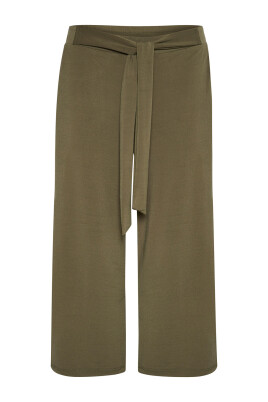 cropped-loose-fit-pants-grape-leaf