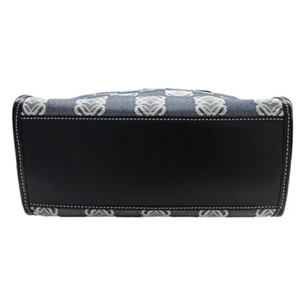 Loewe Pre-owned Canvas handbags Black Dames