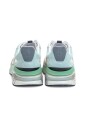 sneakers-bleues-avec-semelle-pebax