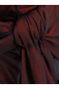 rode-jurk-met-zijdelingse-knoopdetail