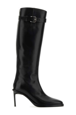 pointed-toe-buckle-detailed-boots