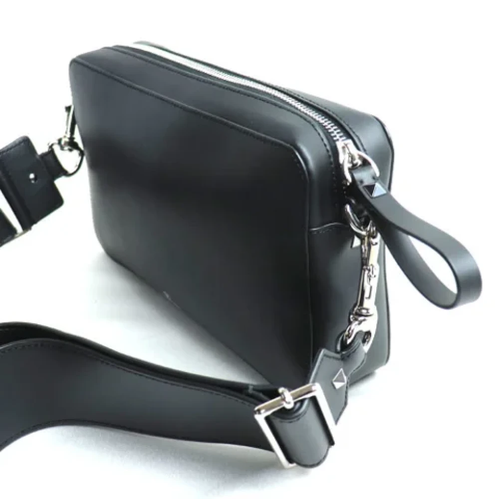Valentino Vintage Pre-owned Leather shoulder-bags Black Dames
