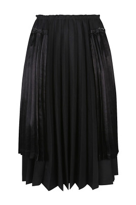black-skirts-for-stylish-look