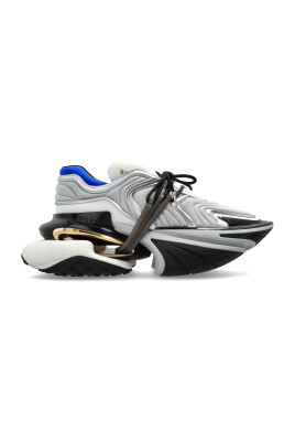 sports-shoes
