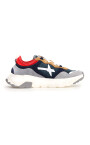 sneakers-bleues-avec-un-design-unique