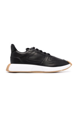 black-elegant-closed-sneakers