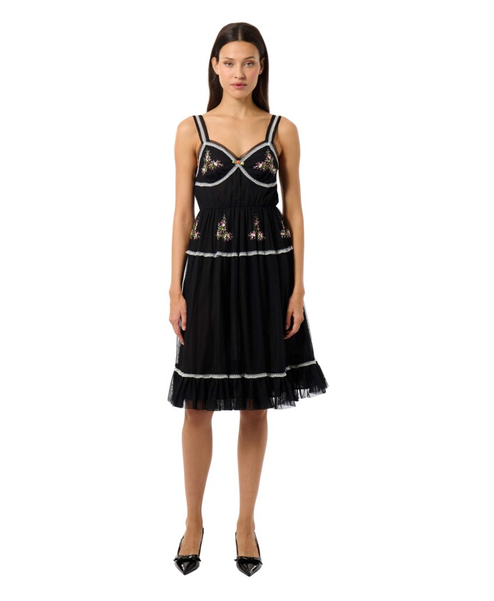 robe-midi-en-dentelle-florale-faite-main