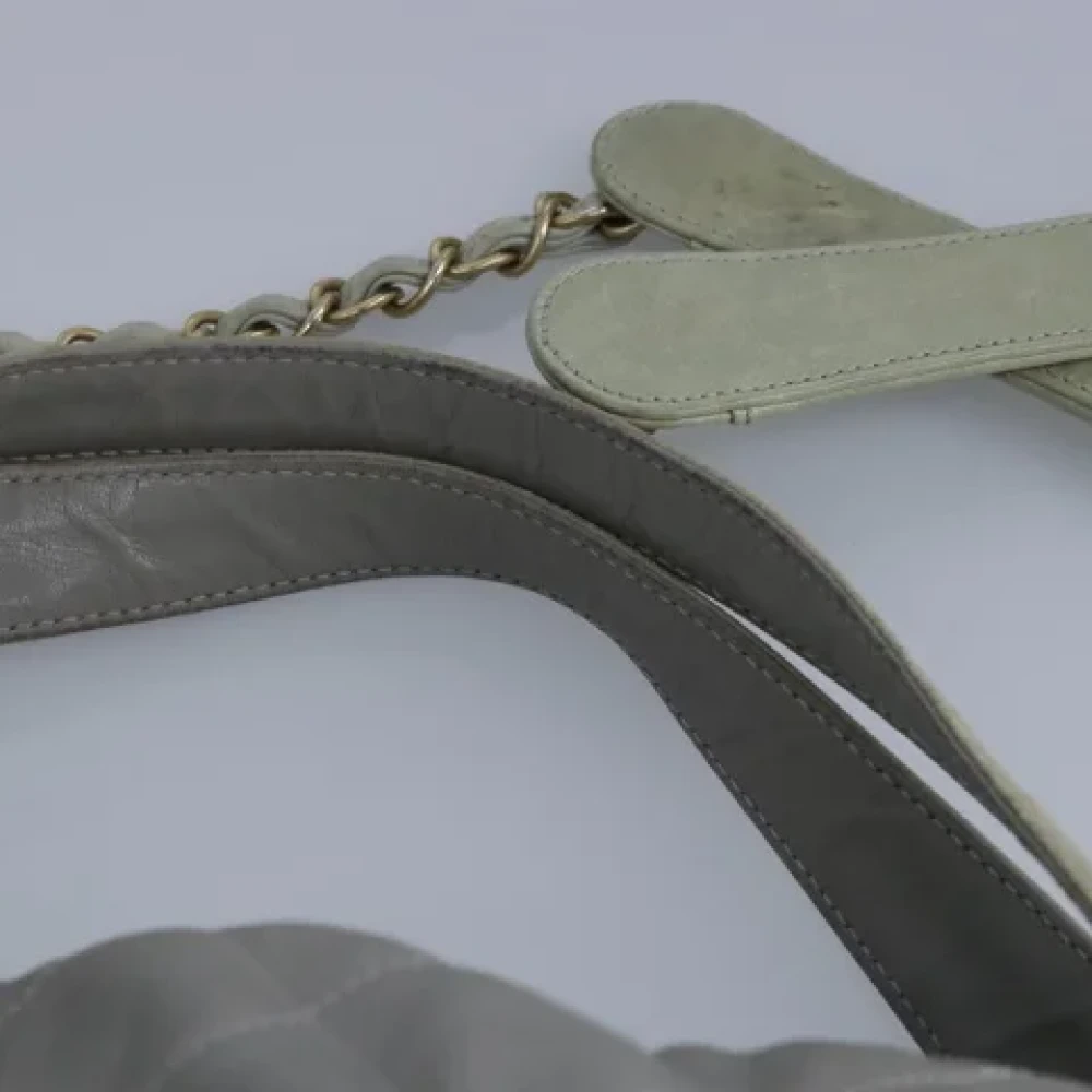 Chanel Vintage Pre-owned Leather handbags Gray Dames