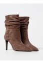 bottines-noires-en-daim-a-talons-aiguilles