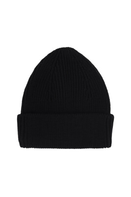 black-ribbed-knit-wool-hat