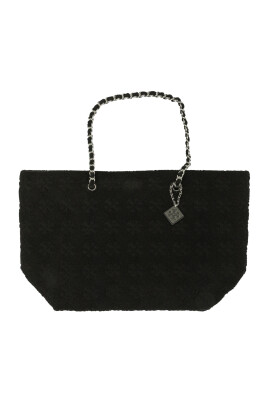 black-shoulder-bag-elegant-design