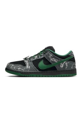 skateboards-dunk-low-there-sneakers