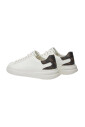 sneakers-blanches-et-brunes